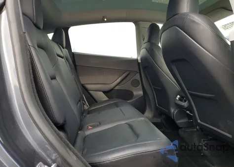 2023 Tesla Model Y z USA, uszkodzony, nr VIN 7SAYGDEE3PF851587